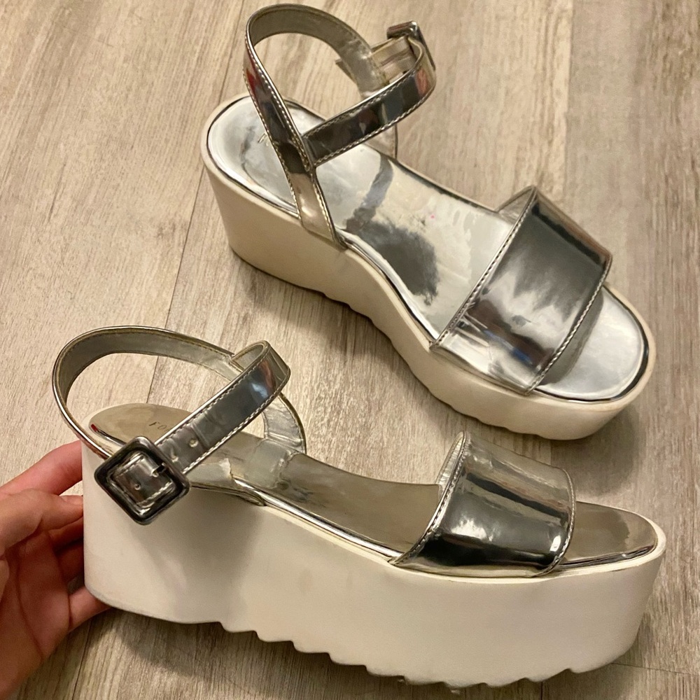 Forever 21 Metallic Silver Chrome White Platform Sandals Heels Ankle Strap 7.5